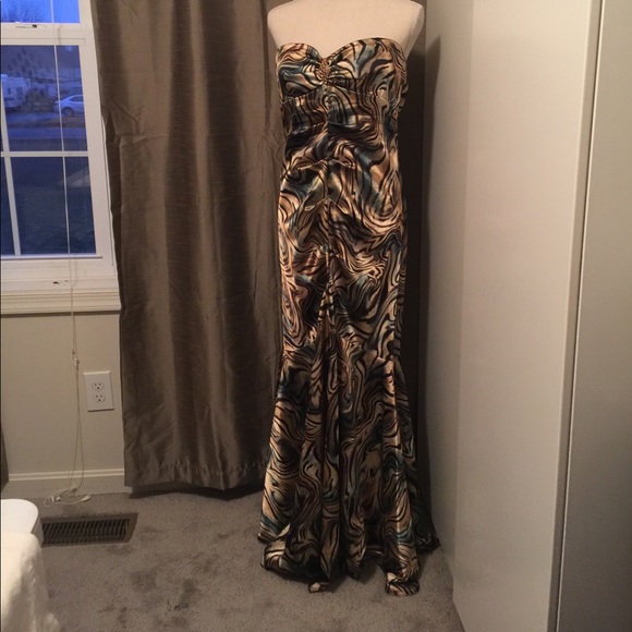 Joanna Chen Dresses & Skirts - Beautiful strapless party dress Joanna Chen